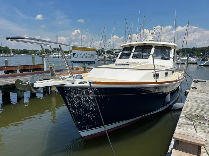 Fish Tank Yacht Photos Pics 