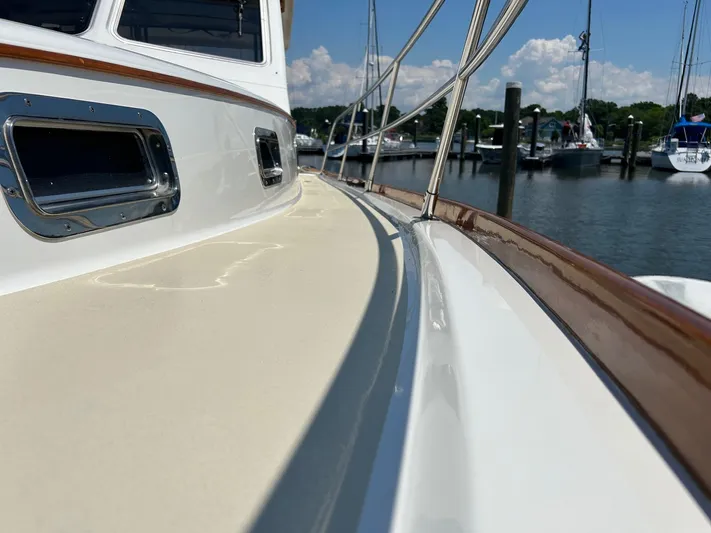 Fish Tank Yacht Photos Pics 