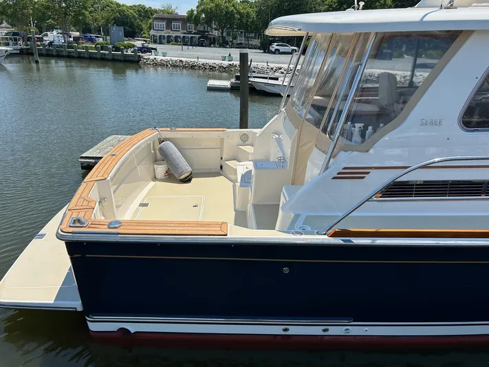 Fish Tank Yacht Photos Pics 