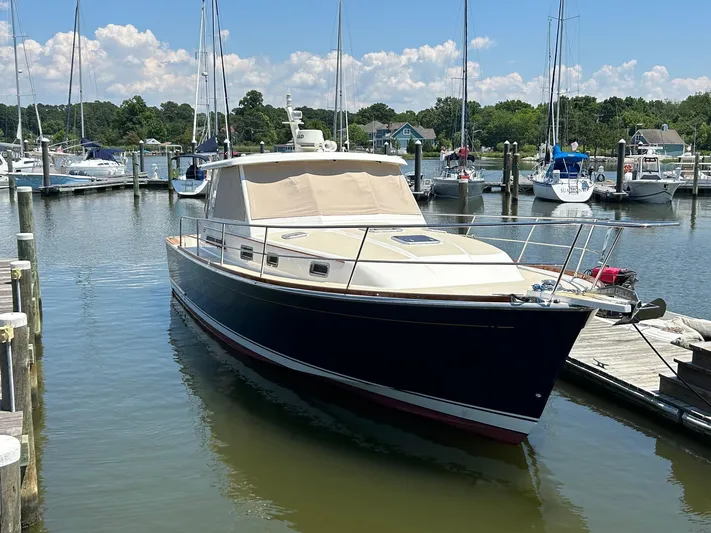 Fish Tank Yacht Photos Pics 