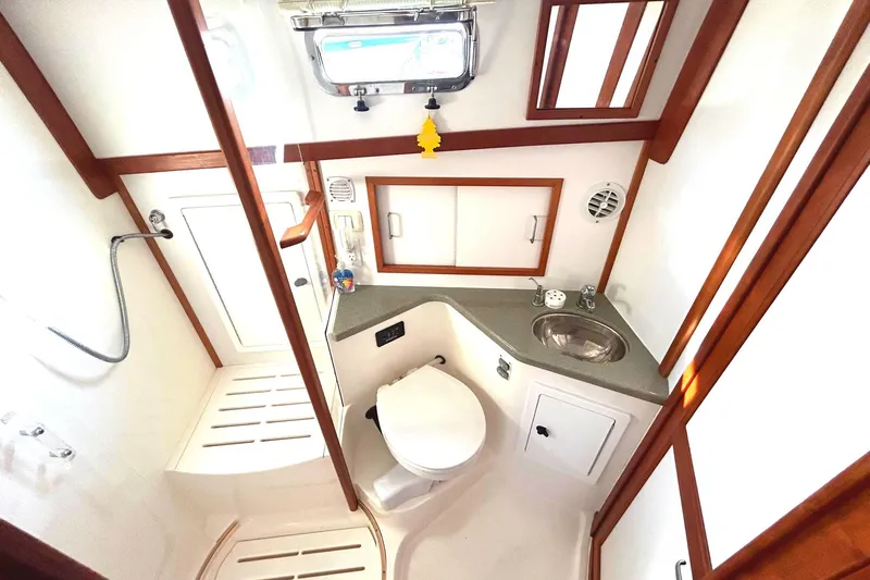 Fish Tank Yacht Photos Pics 