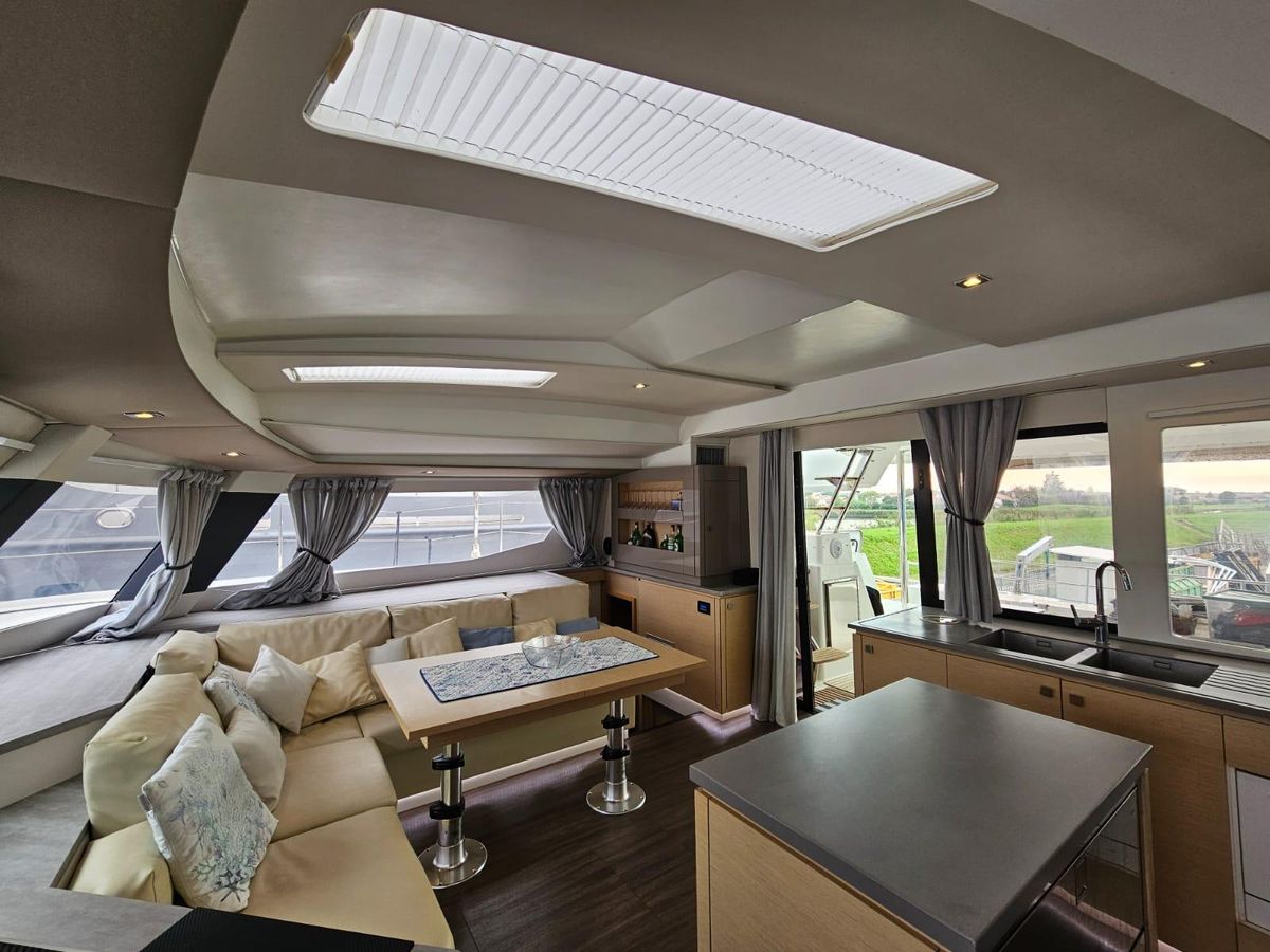 2016 Fountaine Pajot 49 
