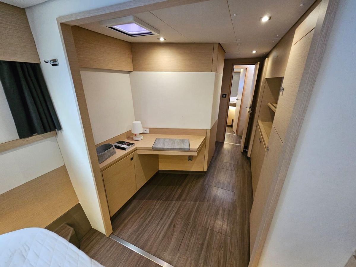 2016 Fountaine Pajot 49 