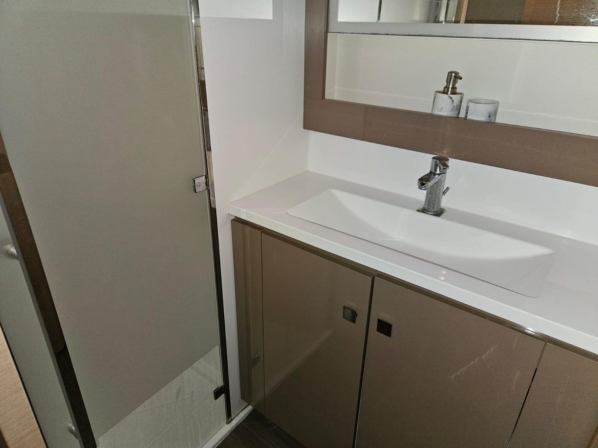2016 Fountaine Pajot 49 