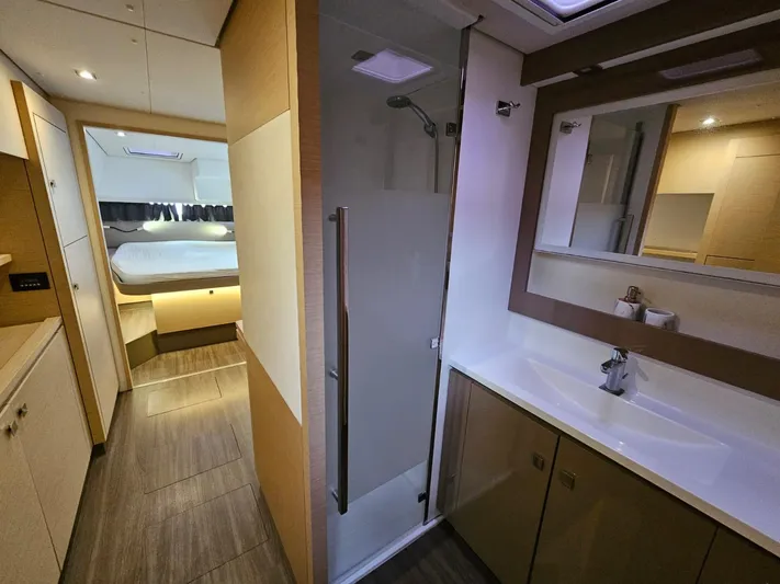  Yacht Photos Pics Catamaran Fountaine Pajot Saba 50 - D Yachts