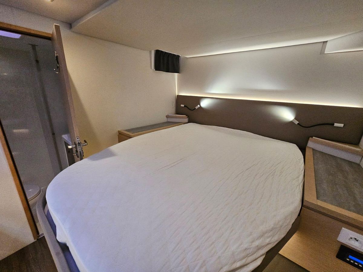 2016 Fountaine Pajot 49 