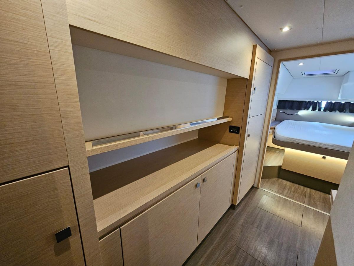 2016 Fountaine Pajot 49 