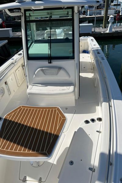 2011 Boston Whaler 320 Outrage