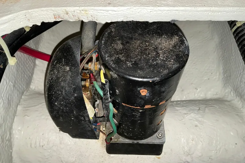 Knee Deep Yacht Photos Pics Electrical component inside 2003 Regal Commodore 4260 boat, showing wires and connections.