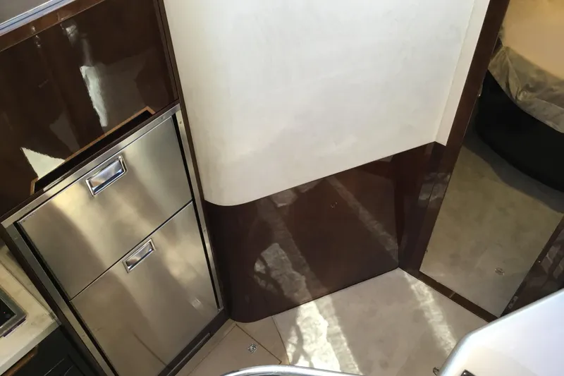 Keep Paddlin Yacht Photos Pics Interior of 2019 Galeon 430 HTC yacht with sleek cabinetry and modern design.