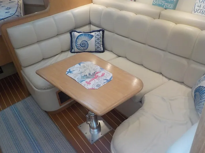 " Romanic" Yacht Photos Pics Dinette