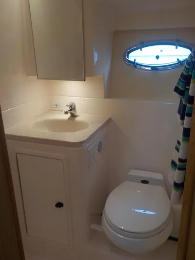 " Romanic" Yacht Photos Pics Head