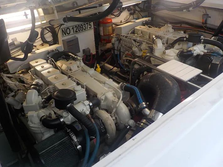 " Romanic" Yacht Photos Pics Engine Room