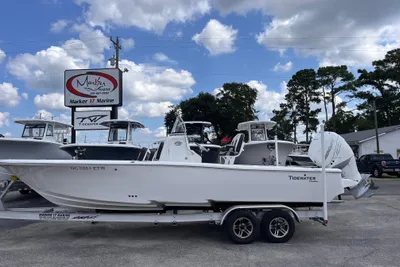 Tidewater 2500 Carolina Bay