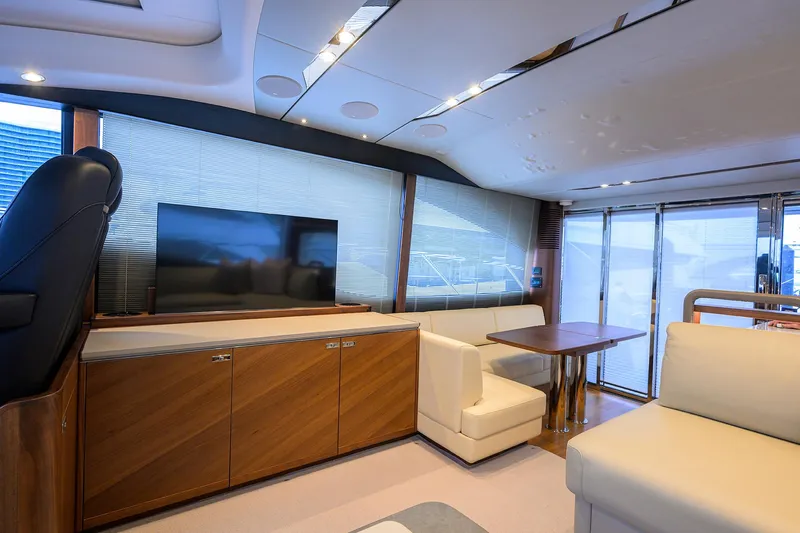 Rockon Yacht Photos Pics Princess S60 RockOn - Salon and Dinette