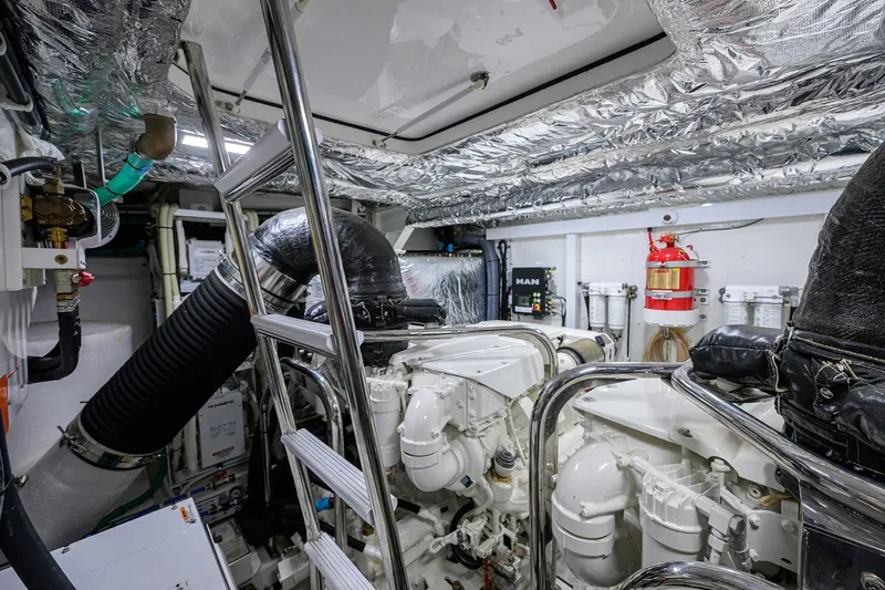 Rockon Yacht Photos Pics Princess S60 RockOn - Engine Room