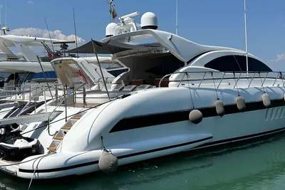 2004 Mangusta 72