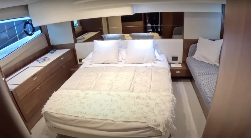  Yacht Photos Pics Princess F50 2024 occasion neuf vente yacht for sale