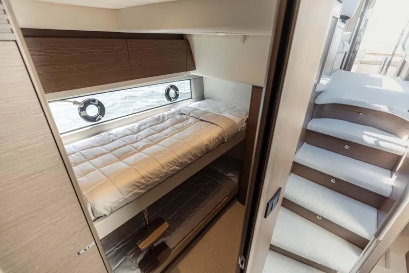  Yacht Photos Pics Princess F50 2024 occasion neuf vente yacht for sale