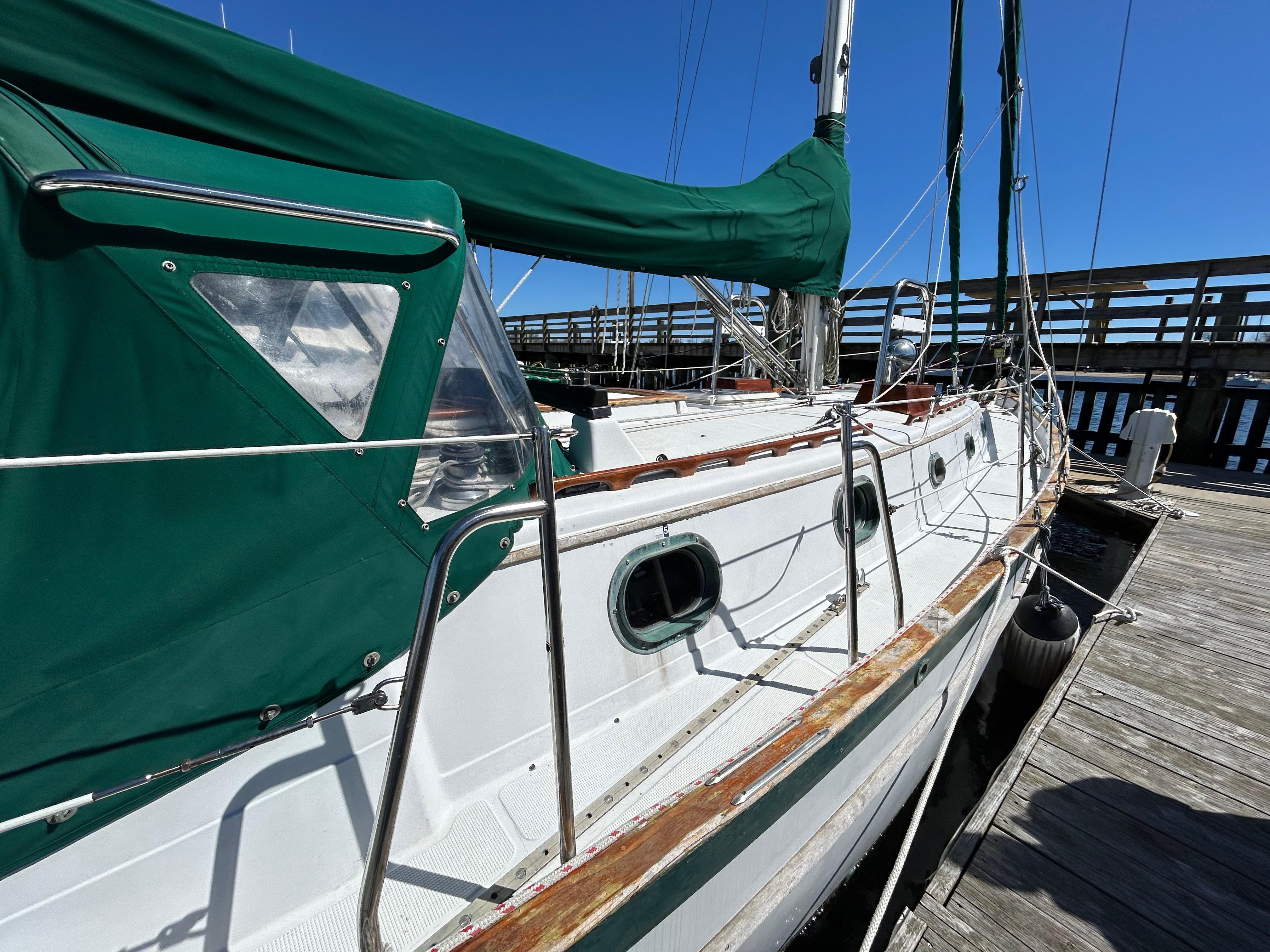 1985 Pacific Seacraft Crealock 37 Cutter for sale - YachtWorld