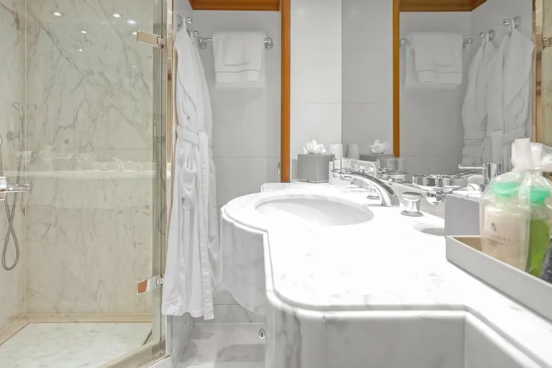 Unforgettable Yacht Photos Pics Luxurious yacht bathroom with marble finishes, Royal Denship M.Y. 2003 model.