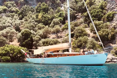 Custom LEVANTINA