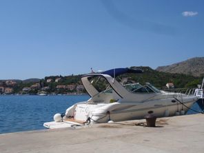 2005 Cruisers Yachts 320 Express