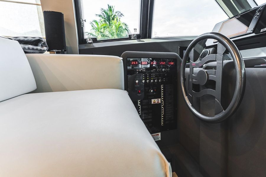 2018 Ferretti Yachts 550