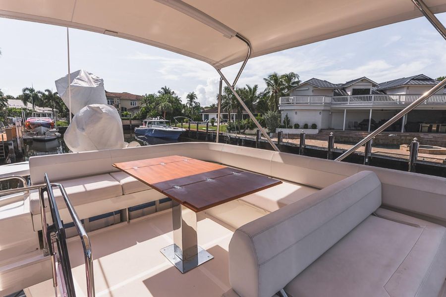 2018 Ferretti Yachts 550