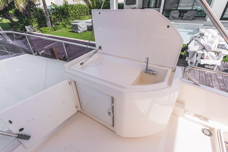 2018 Ferretti Yachts 550