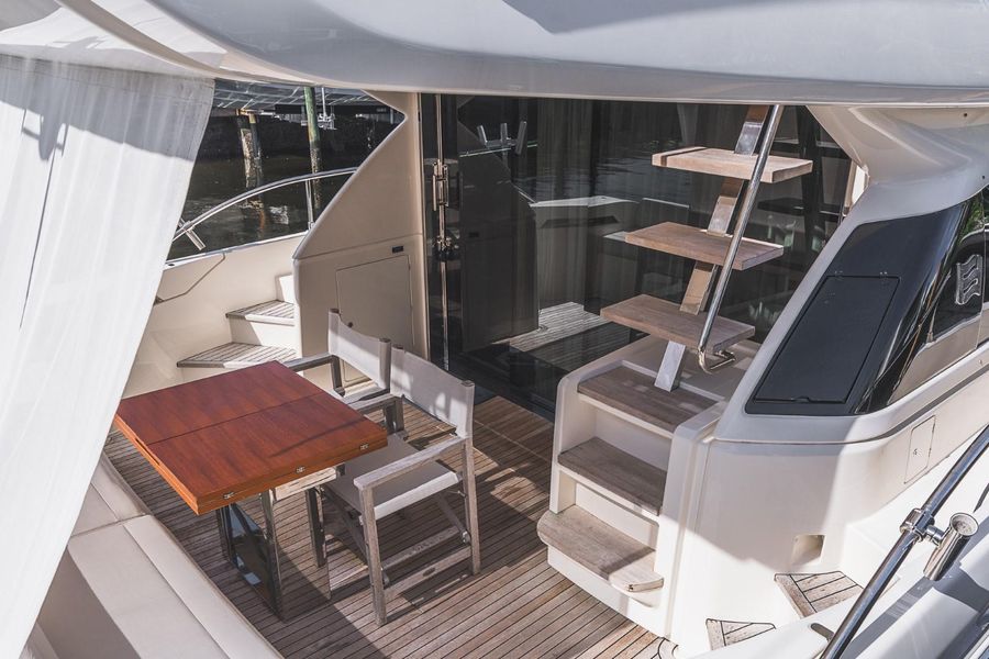 2018 Ferretti Yachts 550