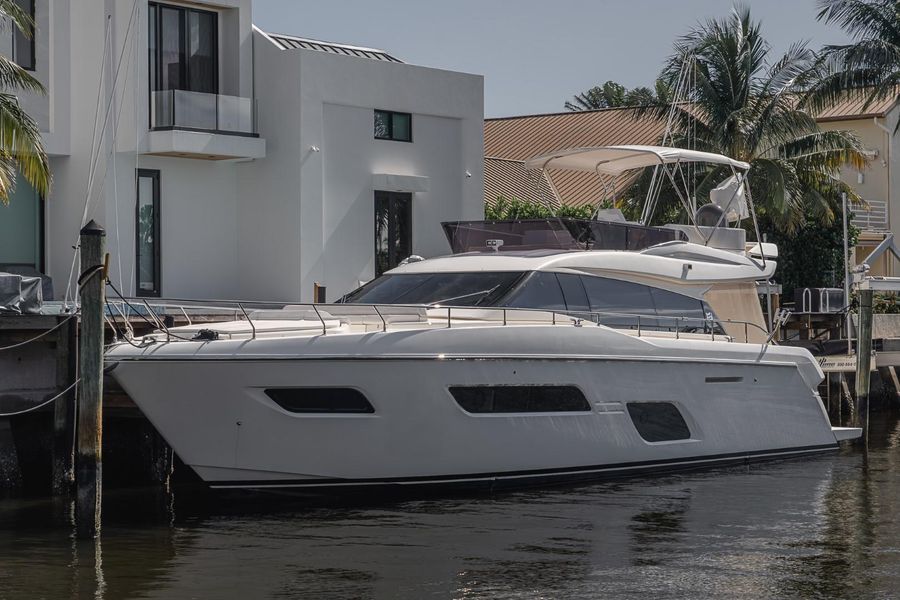 2018 Ferretti Yachts 550