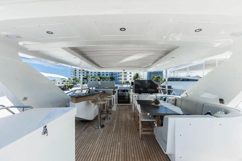 Majestic Moments Yacht Photos Pics 