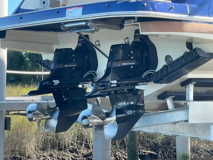 Heritage Edition Yacht Photos Pics 