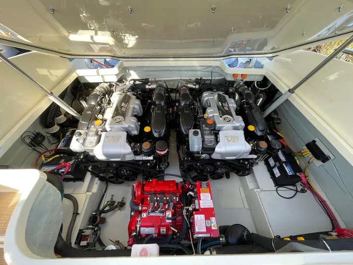 Heritage Edition Yacht Photos Pics 