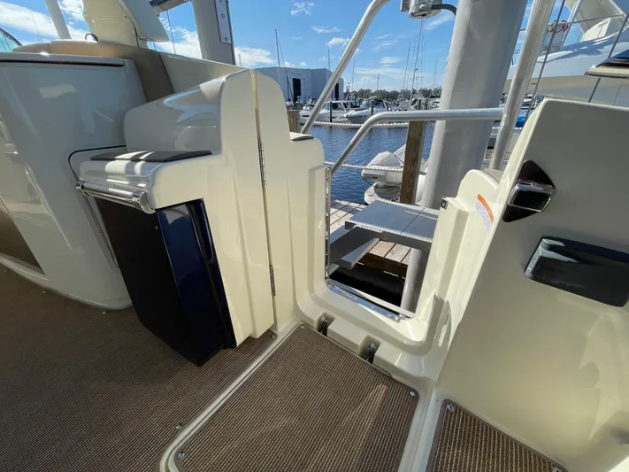 Heritage Edition Yacht Photos Pics 