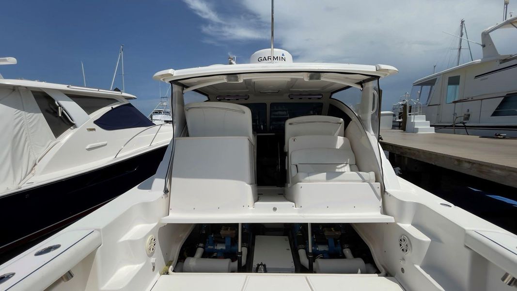 2011 Tiara Yachts 30