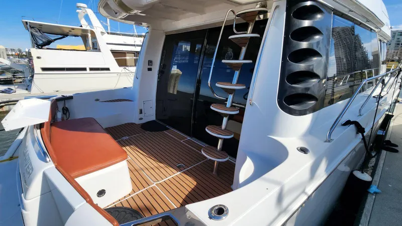 Escapade Yacht Photos Pics 