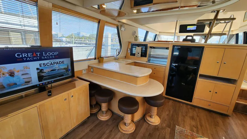 Escapade Yacht Photos Pics 