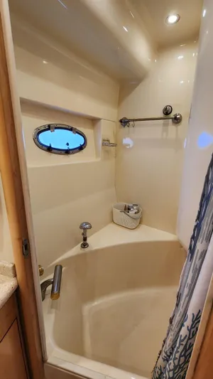 Escapade Yacht Photos Pics 