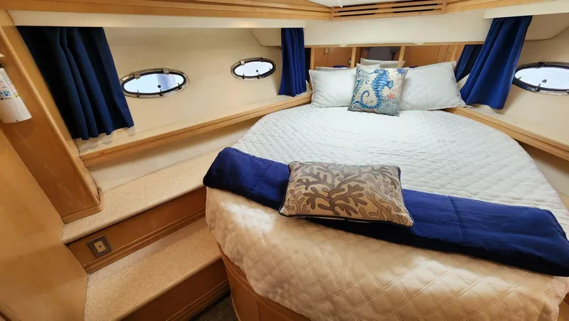 Escapade Yacht Photos Pics 