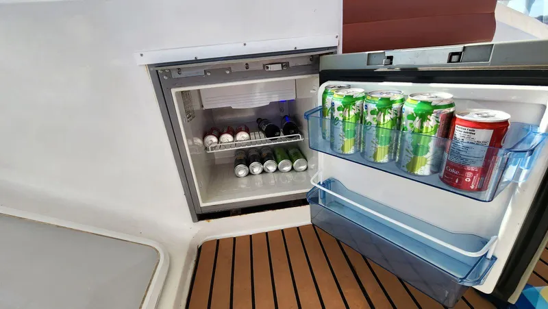 Escapade Yacht Photos Pics 