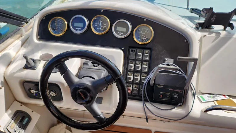 Escapade Yacht Photos Pics 