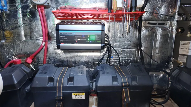 Escapade Yacht Photos Pics 