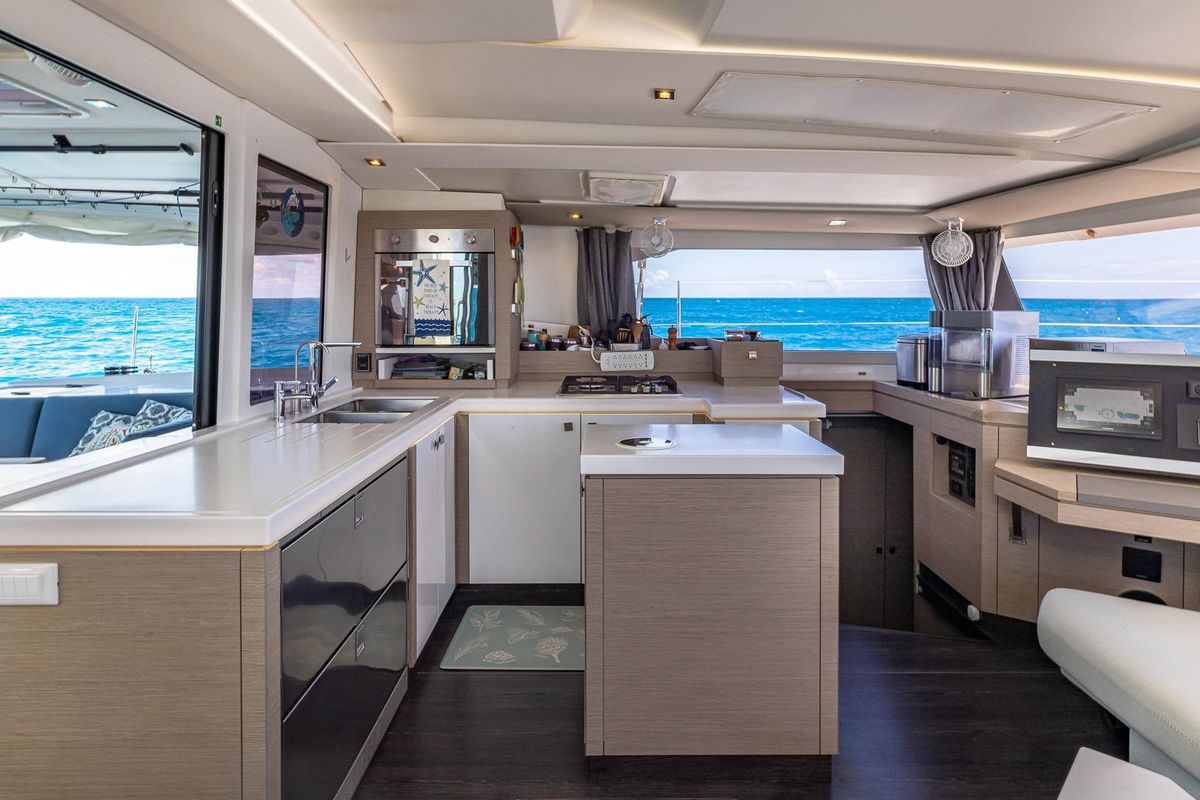 2020 Fountaine Pajot 46 