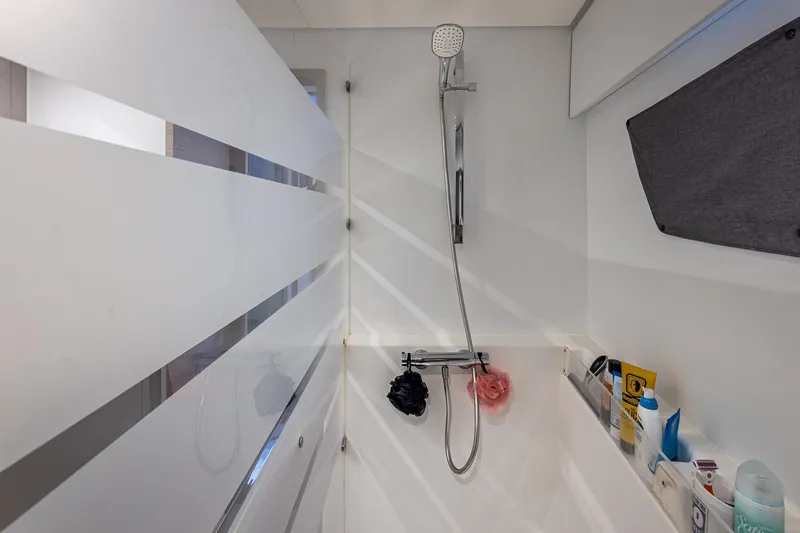 Happy Here Yacht Photos Pics Modern shower area in 2020 Fountaine Pajot Saona 47 catamaran bathroom.
