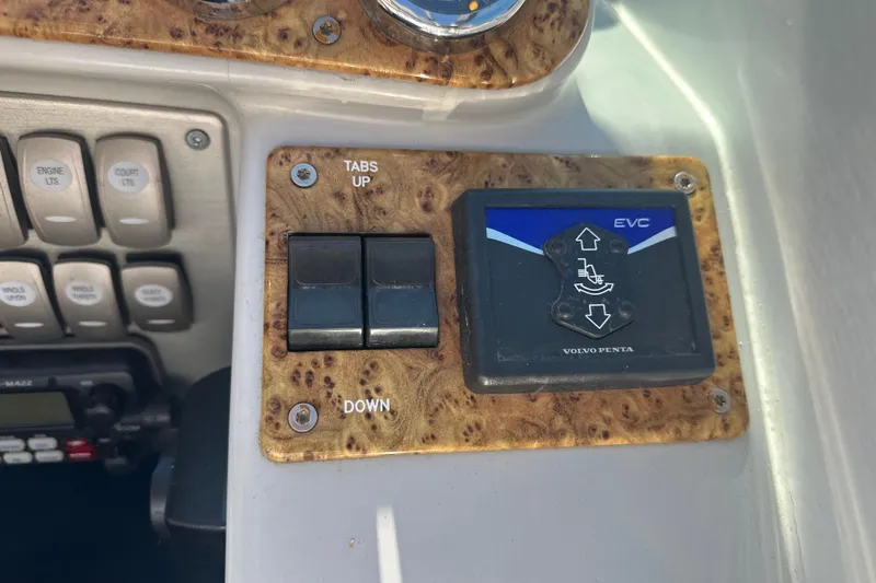  Yacht Photos Pics Control panel of a 2007 Formula 400 Super Sport boat with Volvo Penta EVC system.