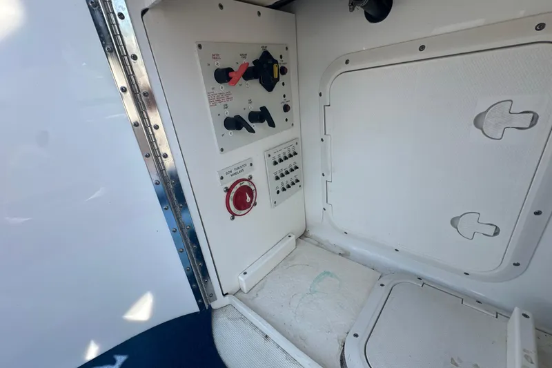  Yacht Photos Pics Control panel of a 2007 Formula 400 Super Sport boat interior.