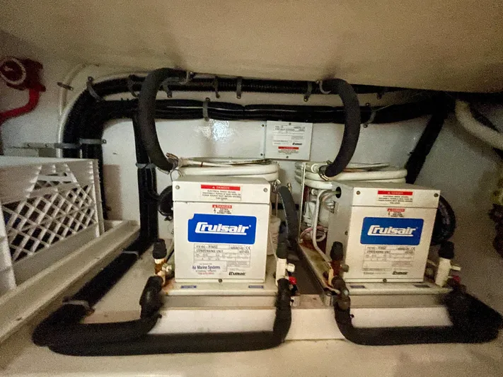 J-9 Yacht Photos Pics 