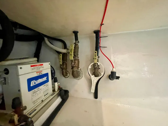 J-9 Yacht Photos Pics 